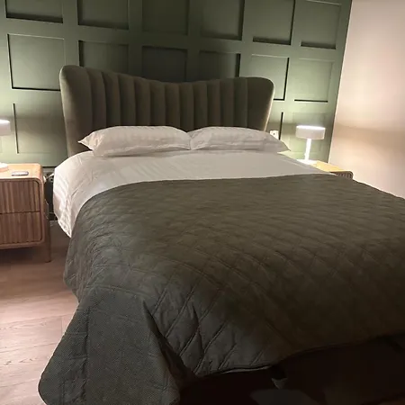 Chestnut House ليسدونفارنا